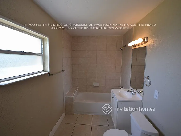 1401 NW 58th Ave — Photo 7