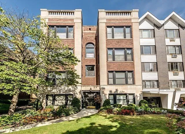 562 W Deming Pl — Photo 1