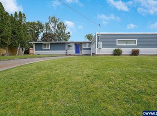 758 Meadowlawn Dr SE, Salem, OR 97317