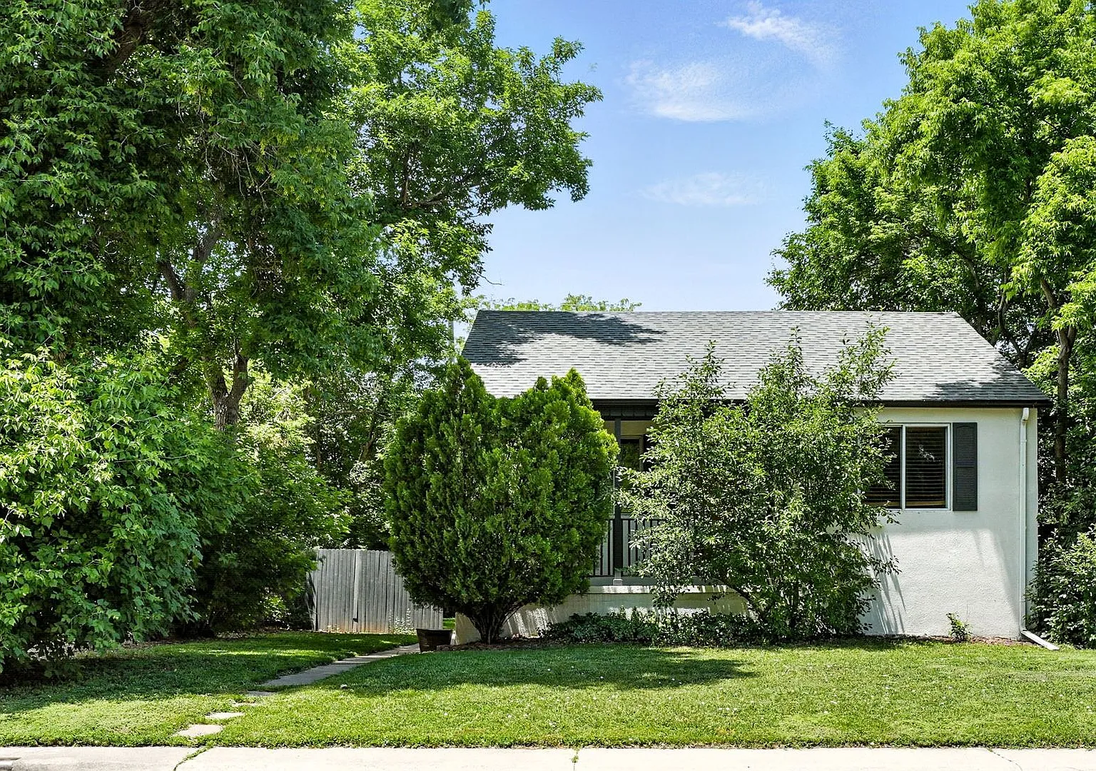 Upper Level Duplex with High walk score! Adjacent to Swedish and Craig Hospitals! — Photo 1