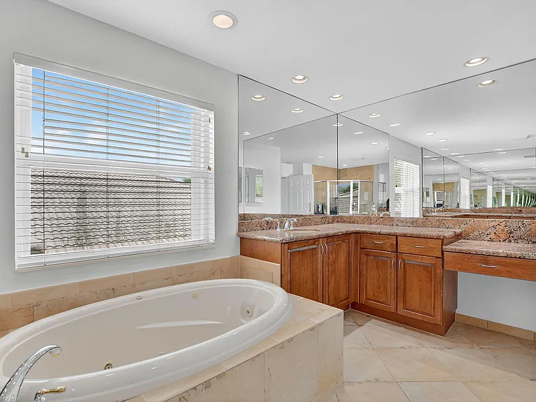 8326 Emerald Winds Cir — Photo 35
