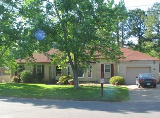 220 Woodbridge Dr, Chesapeake, VA 23322