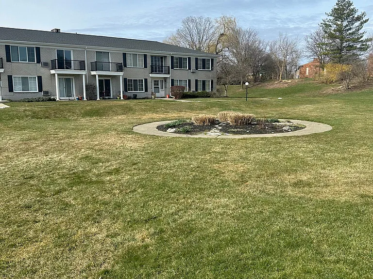 100 W Hickory Grove Rd #F8 — Photo 27