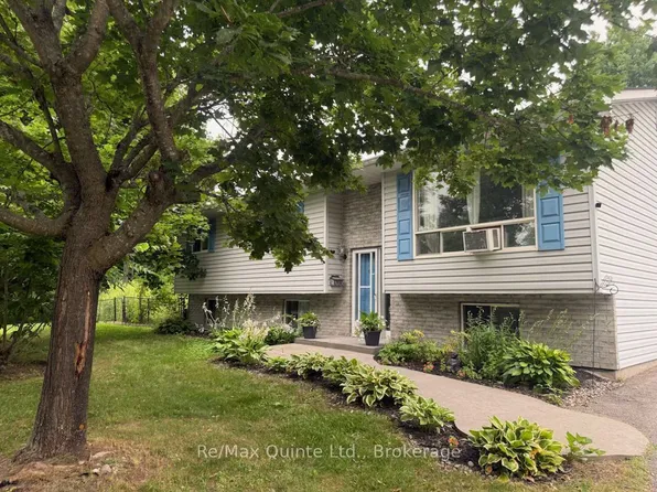 94 Grenville Park Dr, Quinte West, ON K0K 2C0