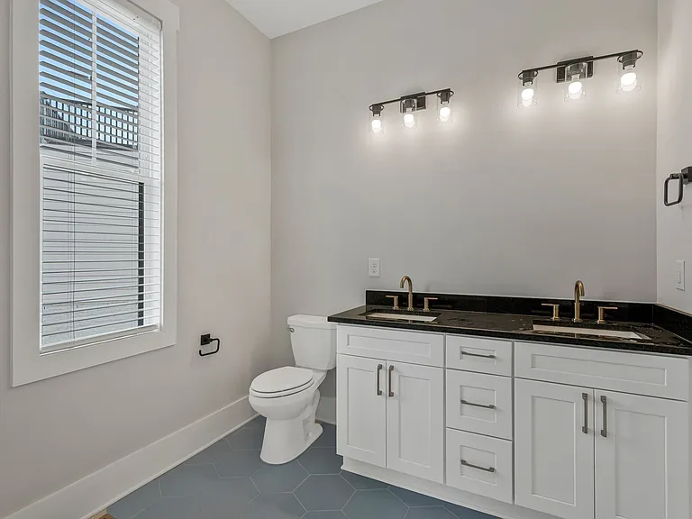 5301 Centennial Blvd #B — Photo 14