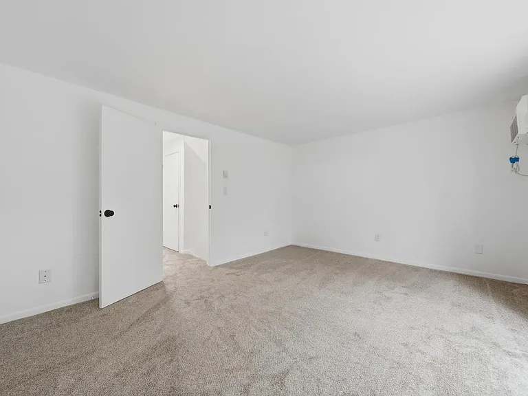 25 Silverton Dr — Photo 6