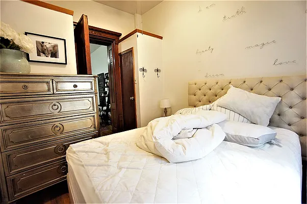 Rented by Compass | media 22