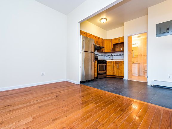 3rd image of 705 Grand St
