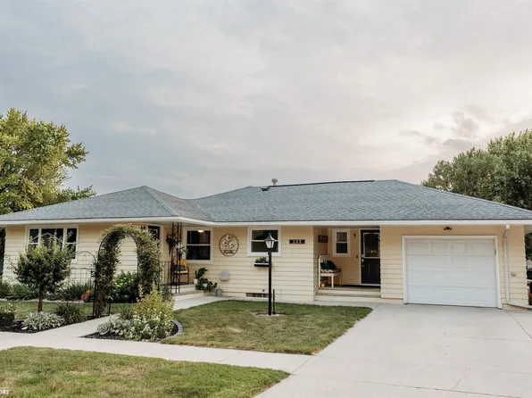 205 2nd St SW, Buffalo Center, IA 50424