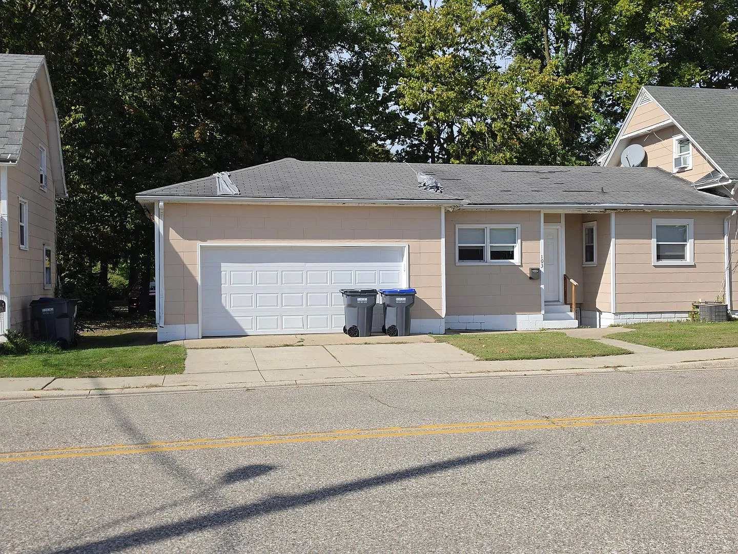 103-111 W Mars-Berrien — Photo 2