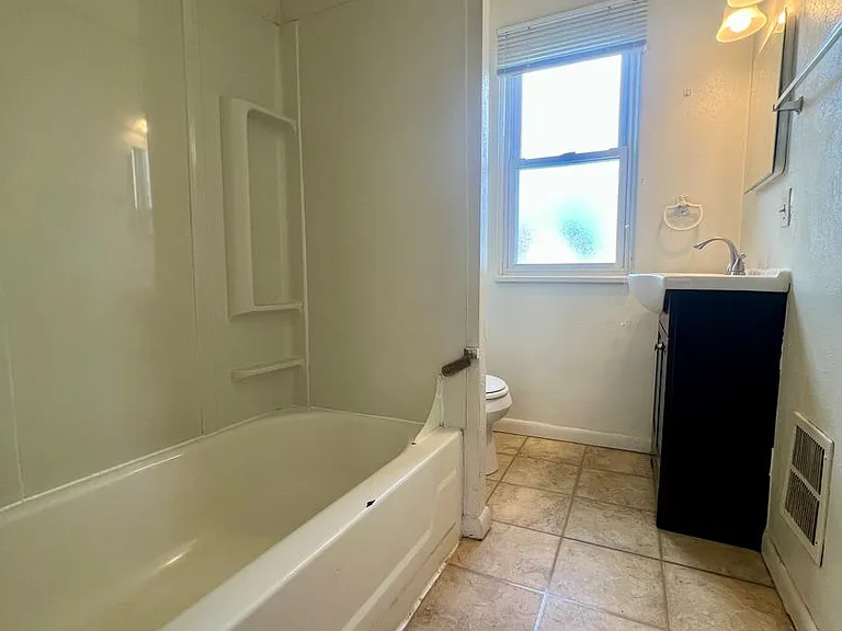 243 Halket Pl — Photo 9
