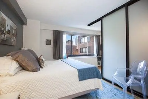 Sold by R New York | media 3