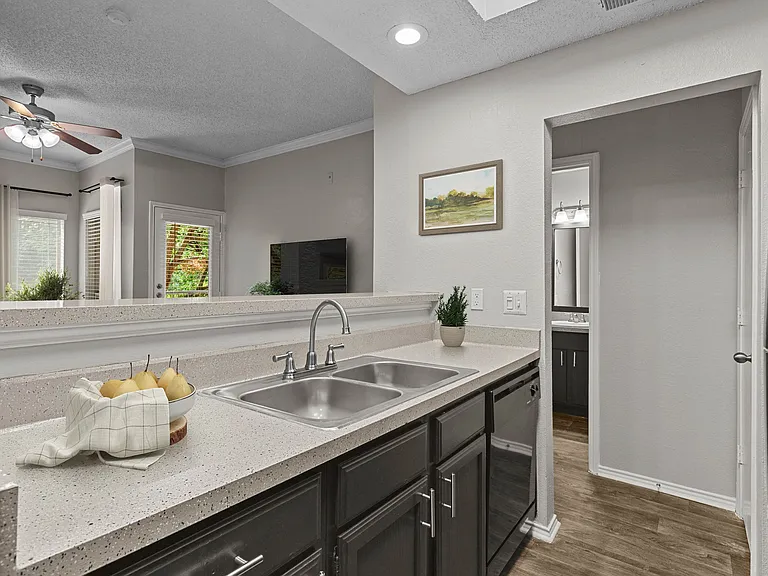 A2 Designer | 1 Bed / 1 Bath | 582 Sq ft