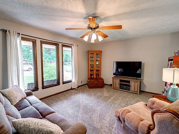 3rd image of 2356 Northwood Ln