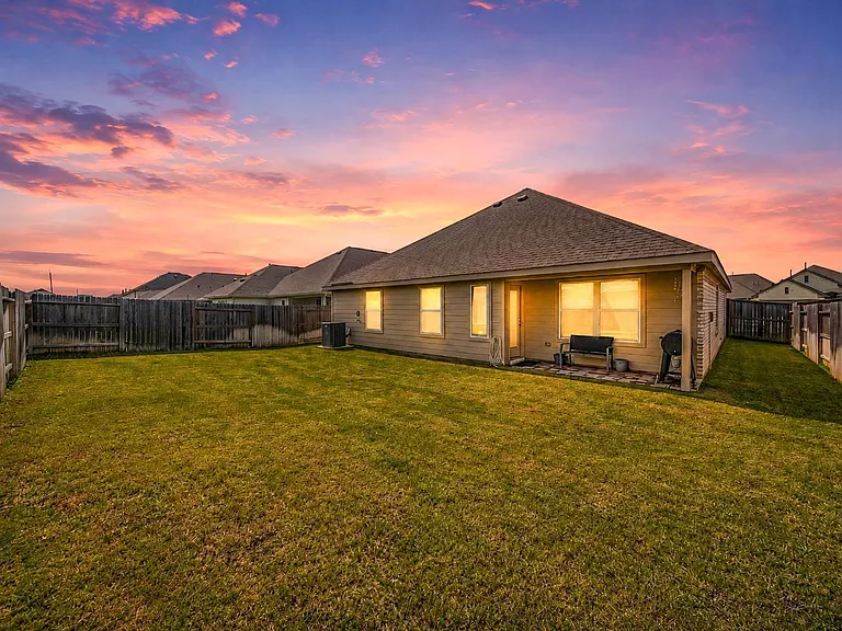 32239 Cedar Crest Dr — Photo 31