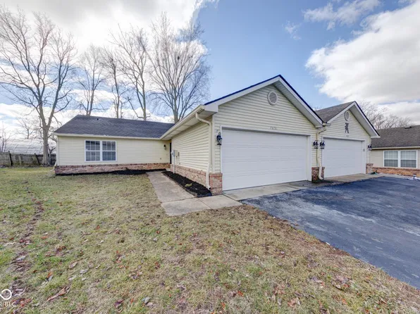 7621 Orchard Village Dr, Indianapolis, IN 46217