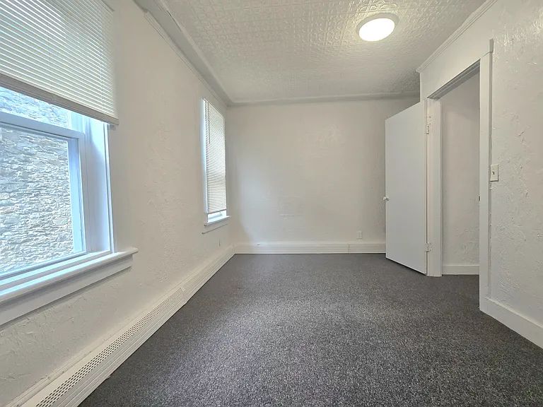 9 Cedar St #2R — Photo 8