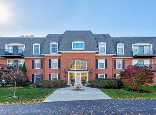 22701 Center Ridge Rd APT 113, Rocky River, OH 44116