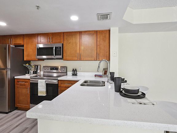 5th image of 5051 Wiles Road #201