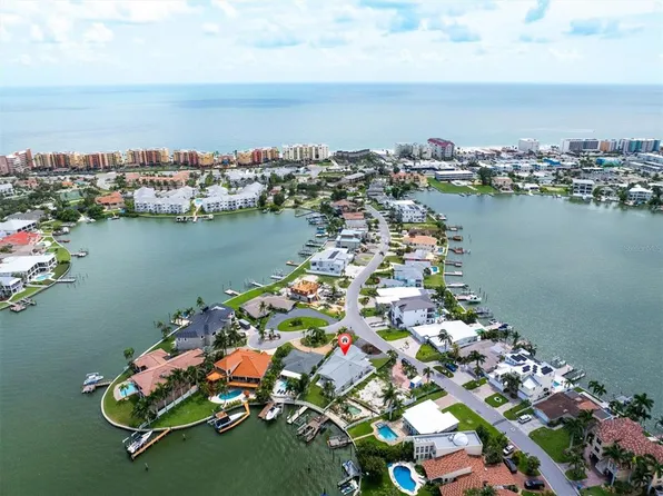 303 Bath Club Blvd N, North Redington Beach, FL 33708