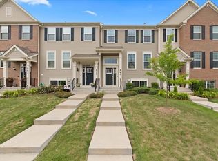 547 Cimmaron Cir, Crystal Lake, IL 60012
