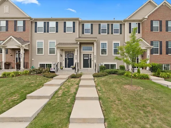 547 Cimmaron Cir, Crystal Lake, IL 60012