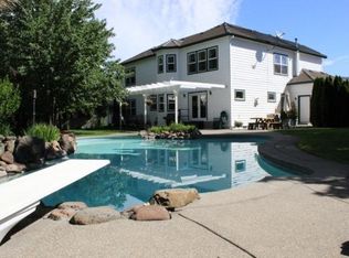 2462 Greenfield Ct, Medford, OR