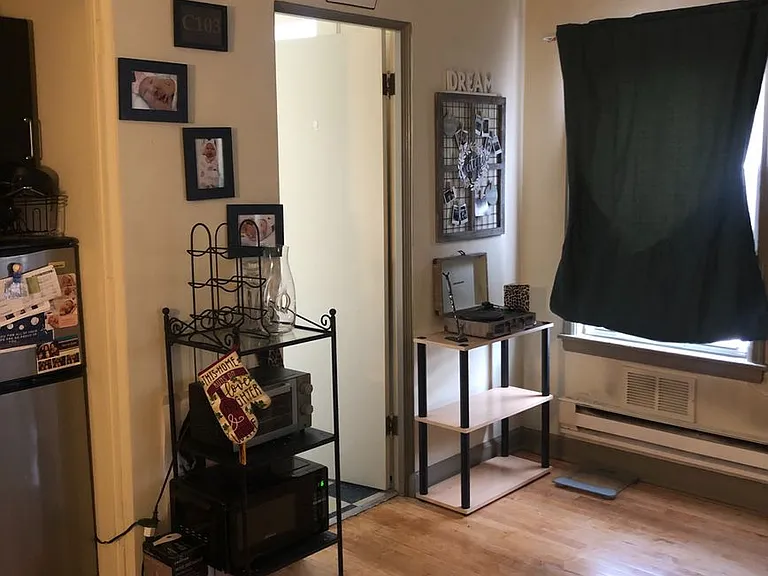 1645 N. Franklin Pl....Available July 1st — Photo 3