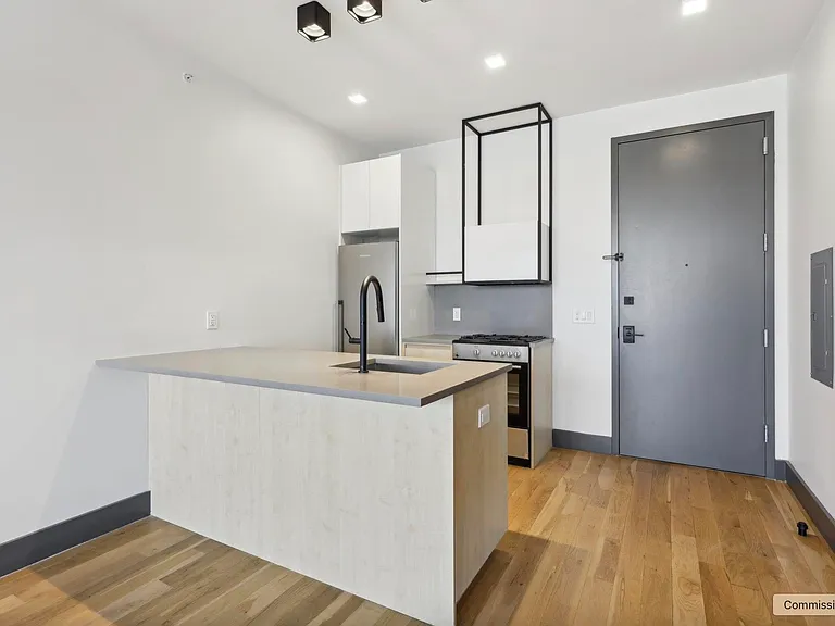 424 Arlington Ave #305 — Photo 8