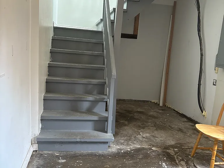 2237 S Oakley Ave — Photo 18