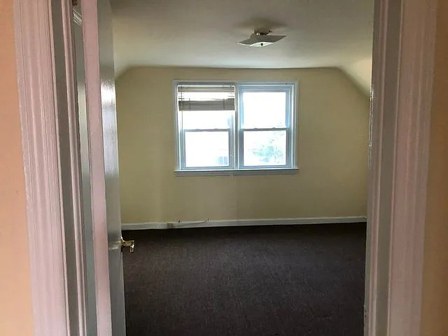 225 W Hudson St — Photo 3