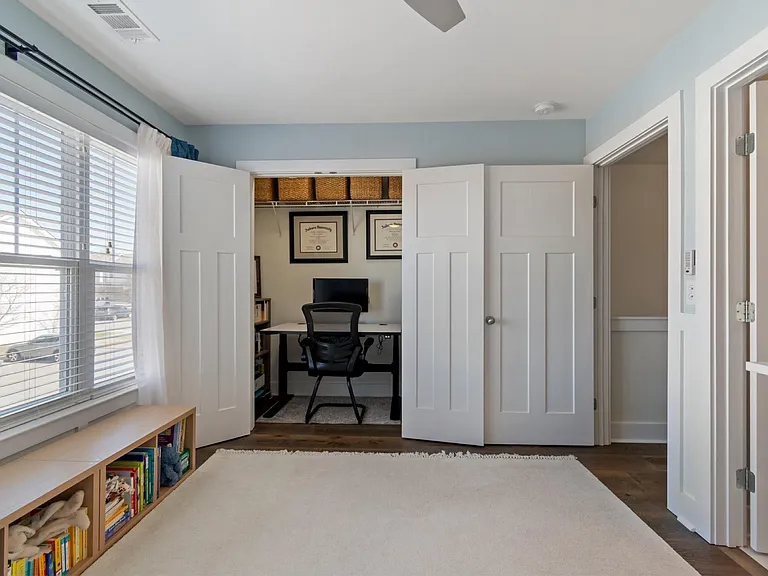 316 W Mill Dr — Photo 13