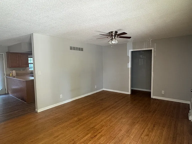 9908 W 89th St — Photo 5