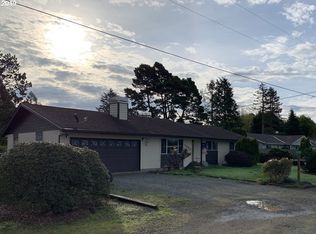 7395 Kominoth Rd, Tillamook, OR 97141