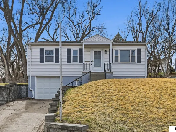 6325 Ruggles St, Omaha, NE 68104