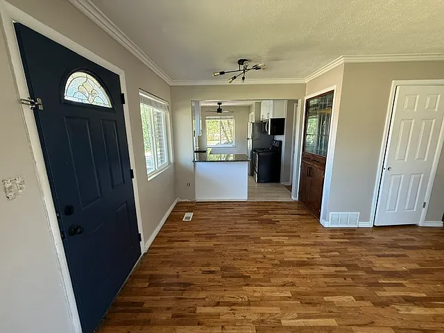 1293 S Main St — Photo 9