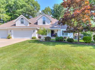 2342 N Hilltop Dr, Muskegon, MI