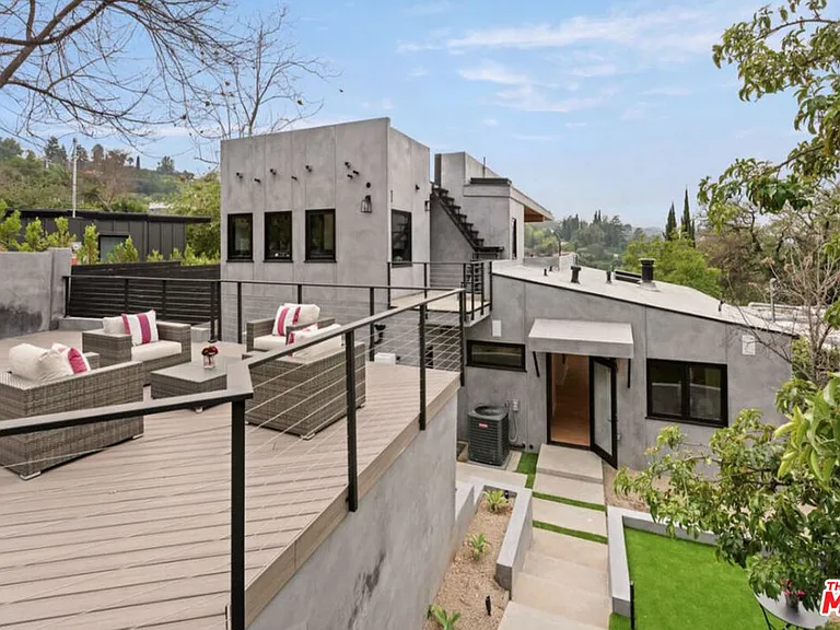 3936 Farley Ct — Photo 8