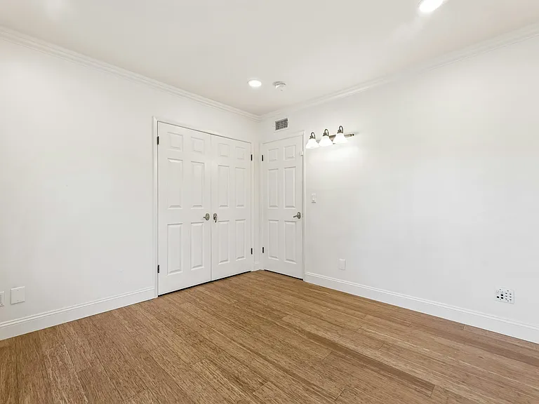 bedroom#1