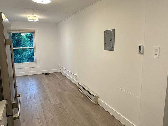 5th image of 947 Church St APT 6