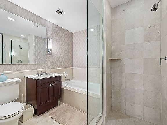 5th image of 401 E 60th St APT 11B