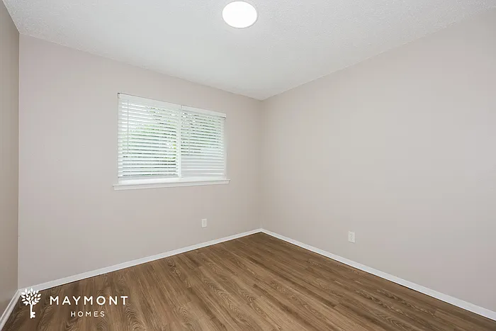 414 Hastings Dr — Photo 12