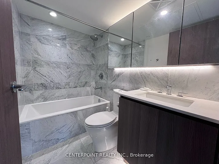 19 Bathurst St #606 — Photo 8