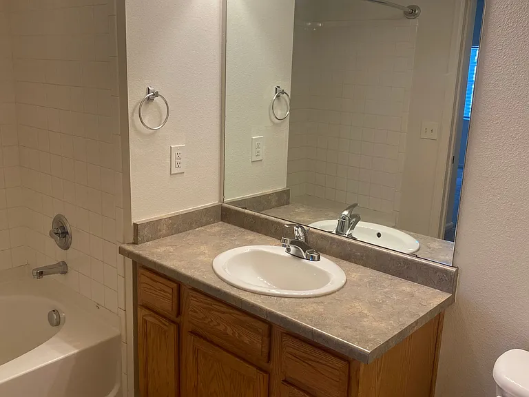 2541 S Bahama Cir #B — Photo 13
