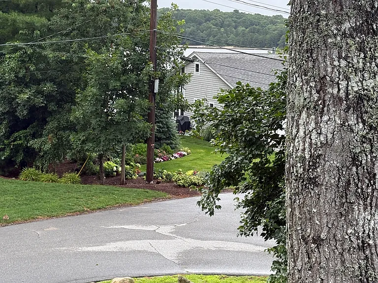 24 Quail Hollow Rd — Photo 4