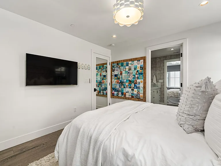 2037 E Ocean Blvd — Photo 30