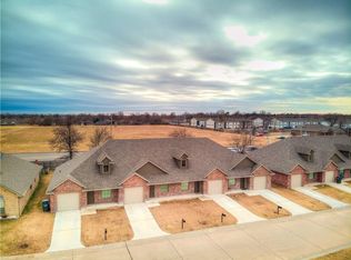 4714 Loch Ln, Del City, OK 73115