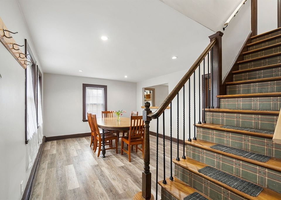 77 Oak St, North Attleboro, MA 02760 Zillow