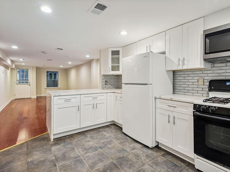 New Kitchen w/ Gas Range & Quartz Counters