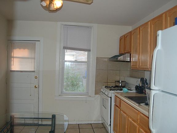 Kitchen view to front